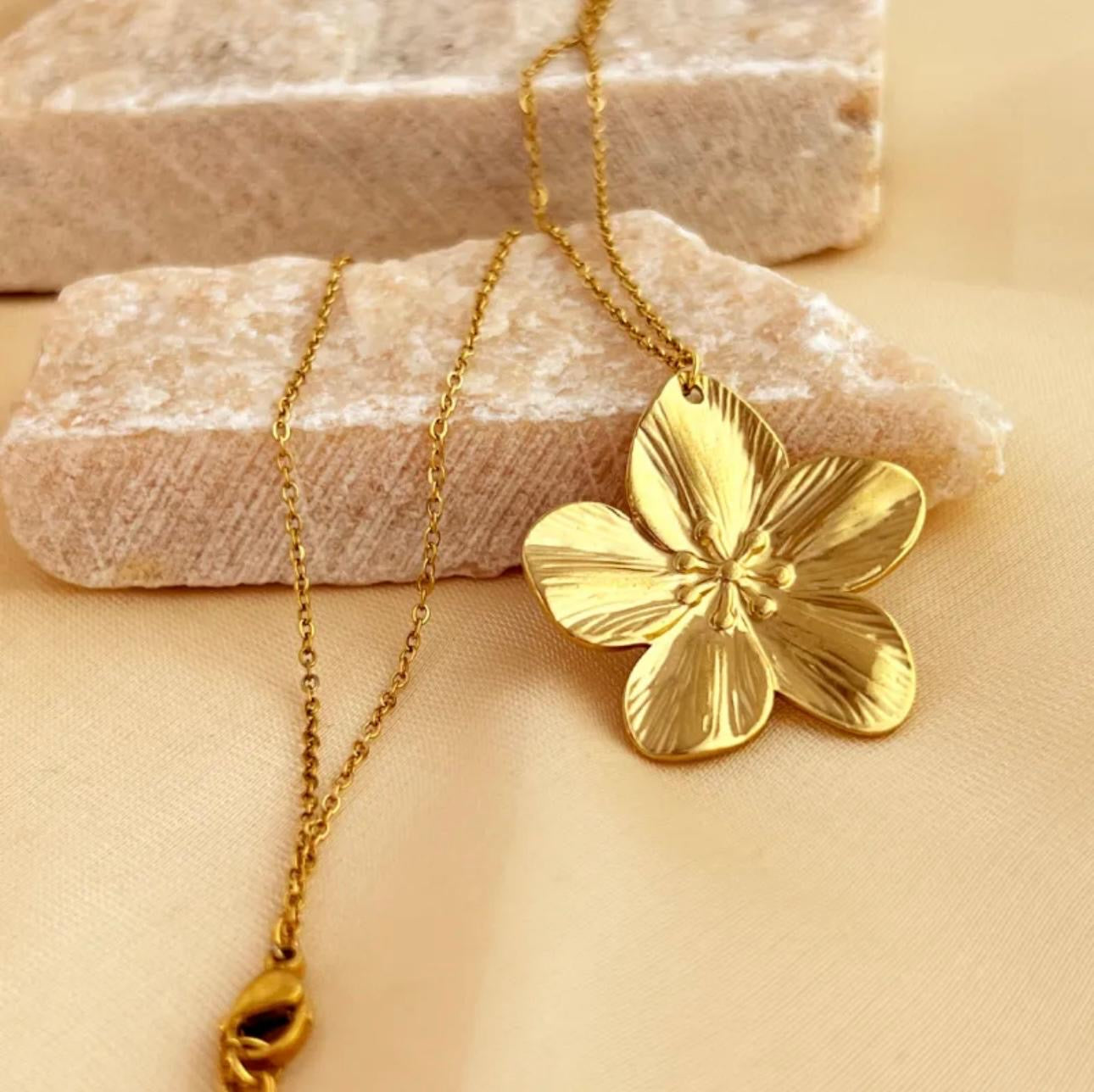Flower Gold Necklace