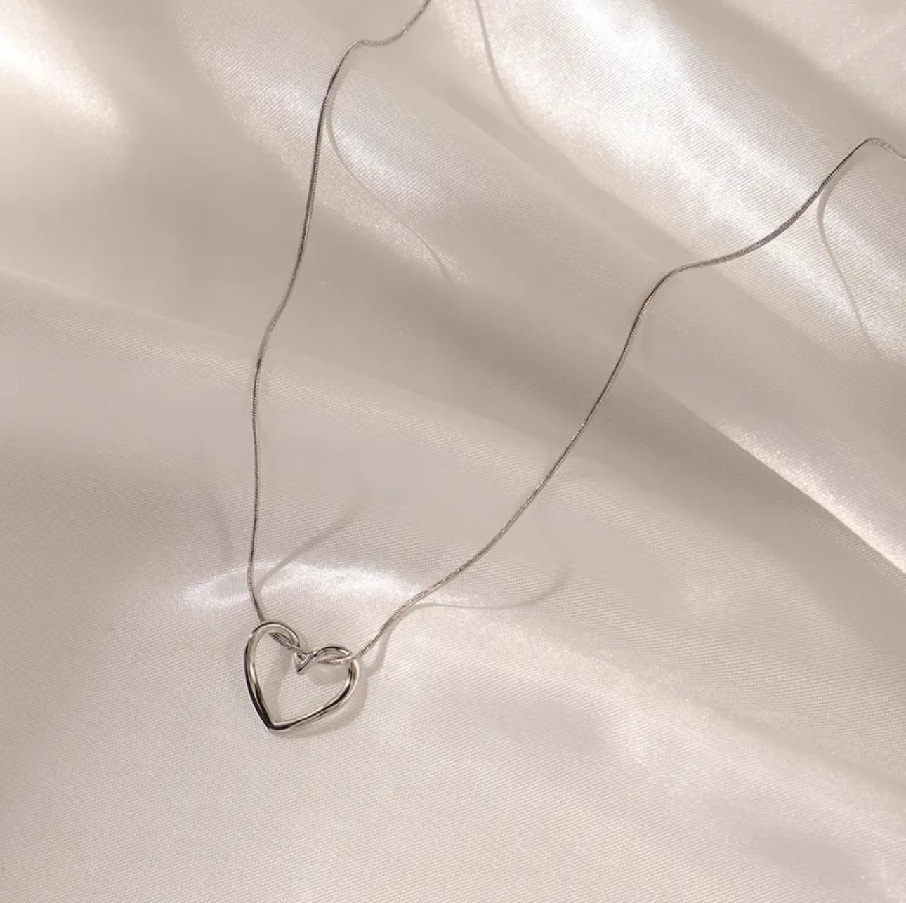 Delicate Heart Necklace Silver