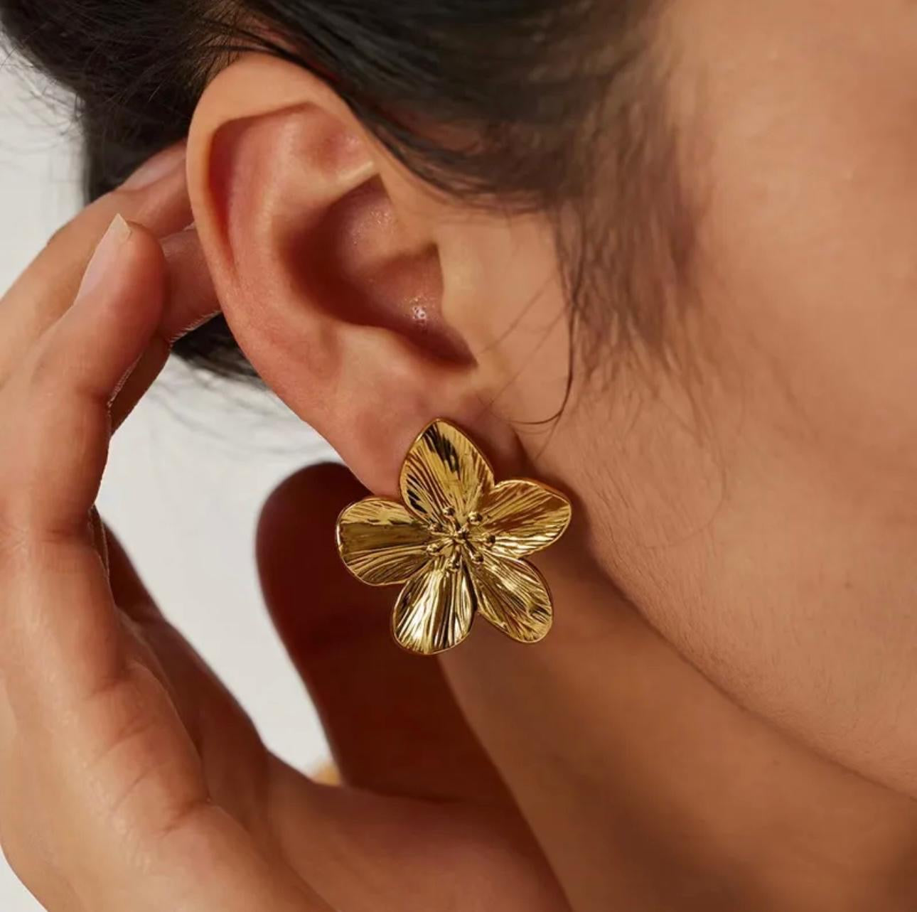 Flower Gold Earring