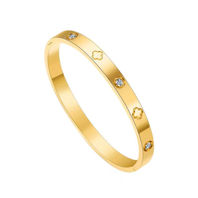 Clover Bangle